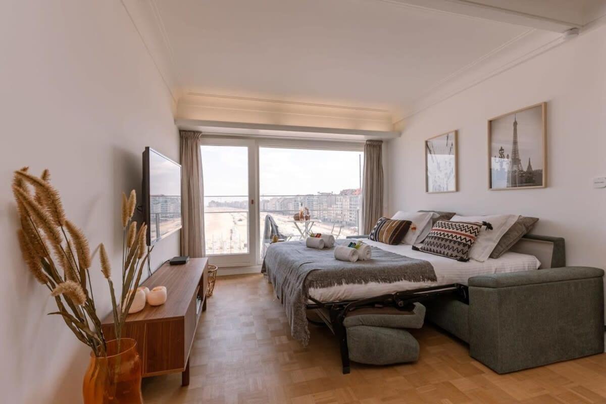 Stunning Studio With Sea-View And Terrace Apartment Knokke-Heist Bagian luar foto