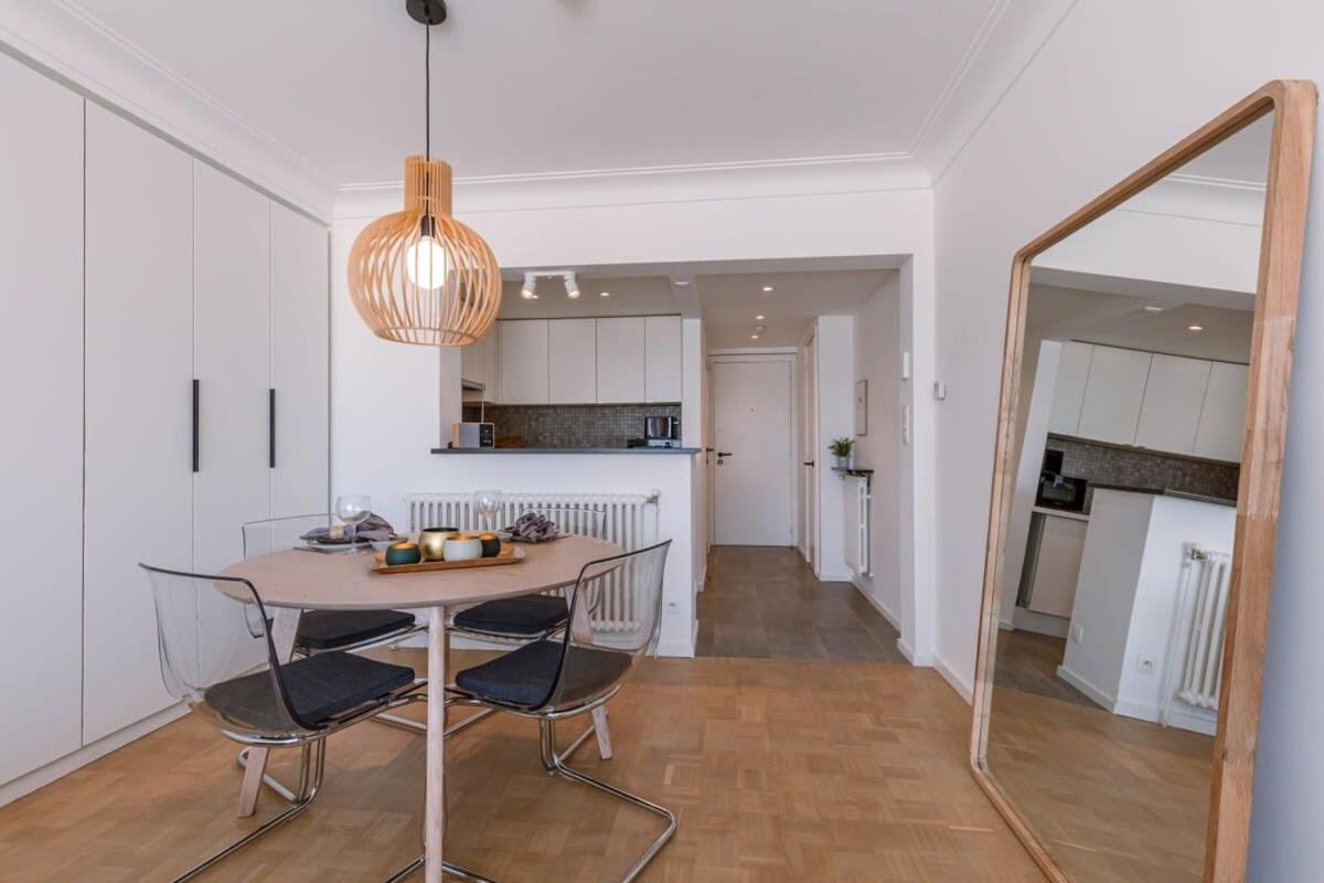 Stunning Studio With Sea-View And Terrace Apartment Knokke-Heist Bagian luar foto