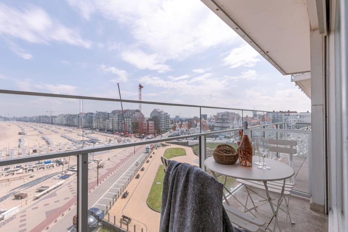 Stunning Studio With Sea-View And Terrace Apartment Knokke-Heist Bagian luar foto