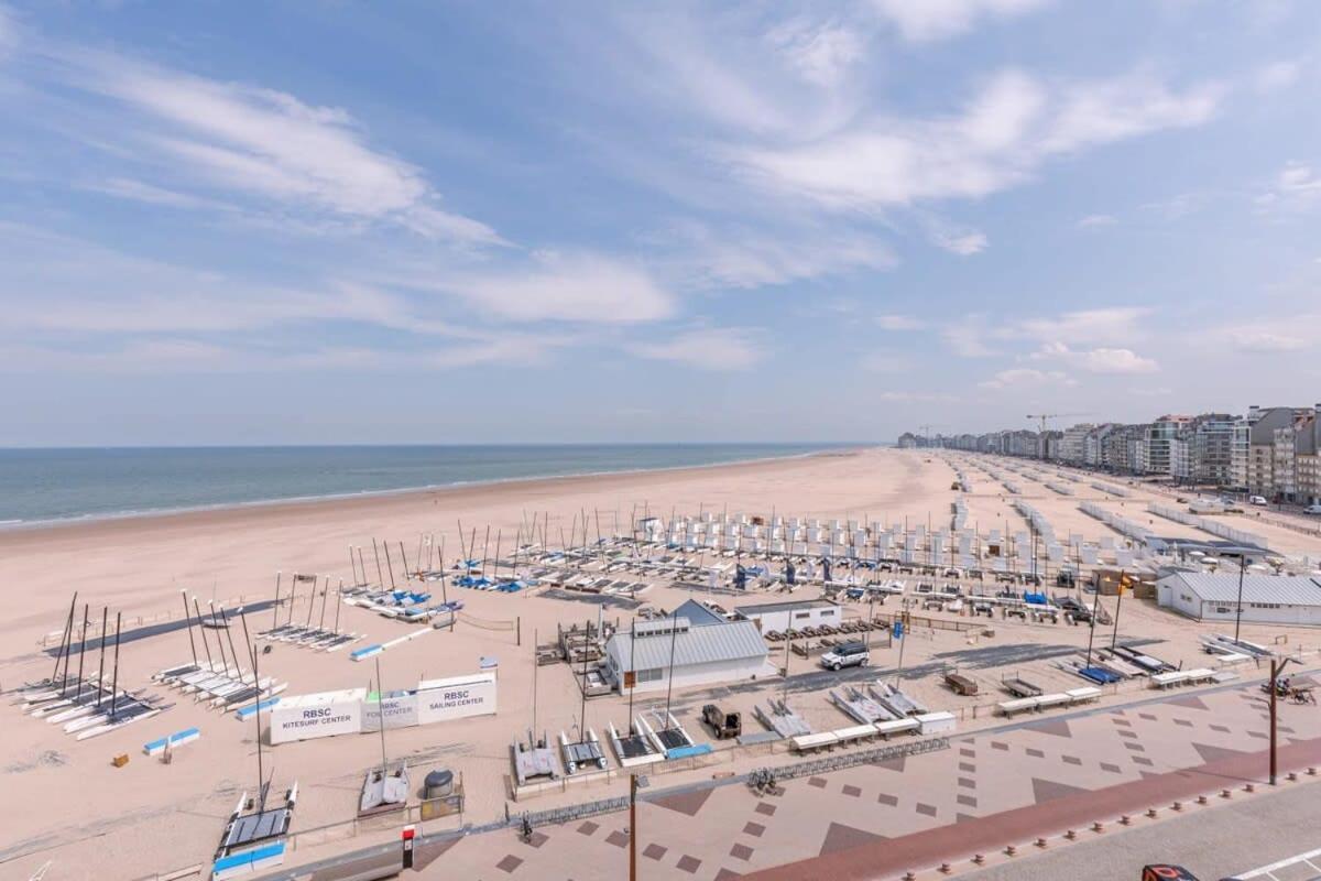 Stunning Studio With Sea-View And Terrace Apartment Knokke-Heist Bagian luar foto