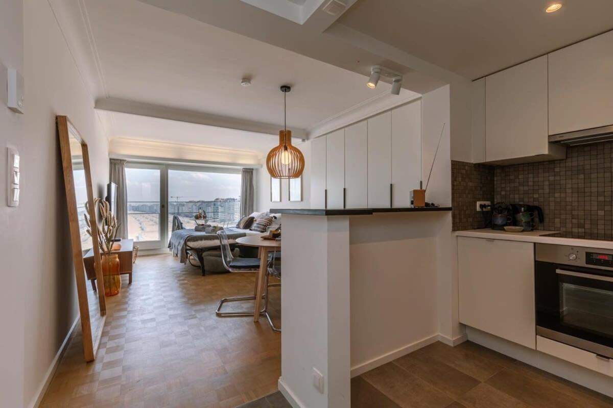 Stunning Studio With Sea-View And Terrace Apartment Knokke-Heist Bagian luar foto